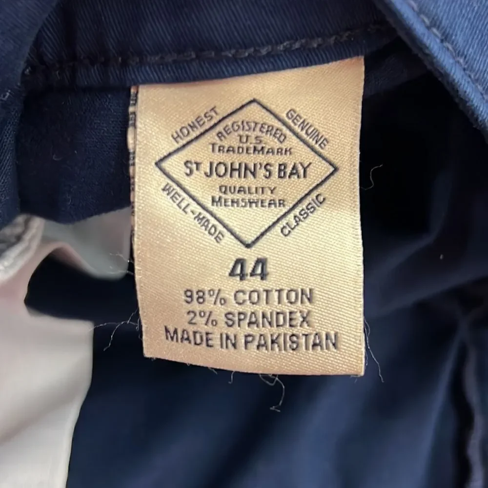 St. John’s Bay Navy Blue Cargo shorts size 44 NWT
